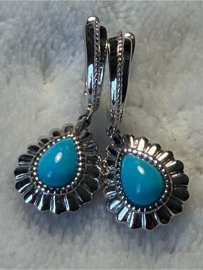 Pristine Sterling Silver Teardrop Turquoise Dangle Earrings